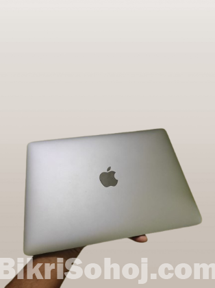 Macbook 8/500GB